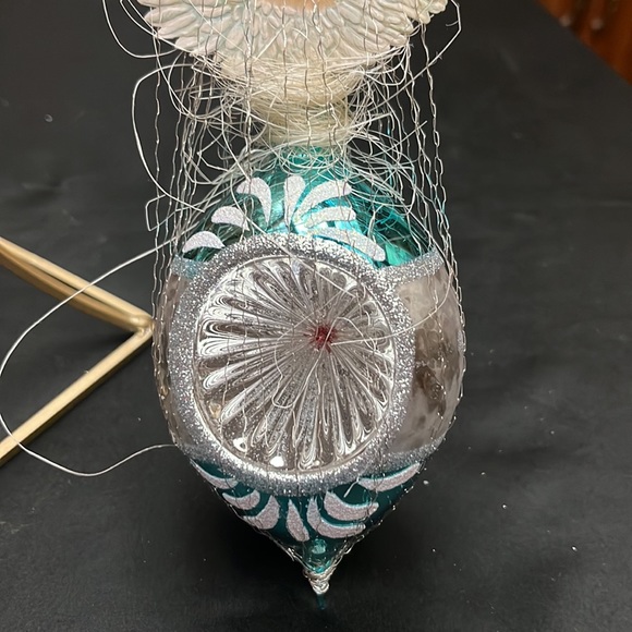 NWT Gorgeous and Unique Pair of Holiday Angel Ornaments. Hand Blown. Polish. - Picture 6 of 13